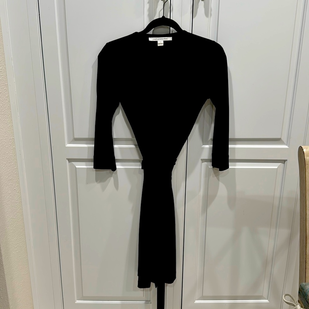 Beautiful Black classic Diane von Firstenberg wrap dress in mint condition
